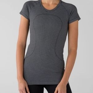 Lululemon Run: Swiftly Tech Short Sleeve *Stripe in Black size 10